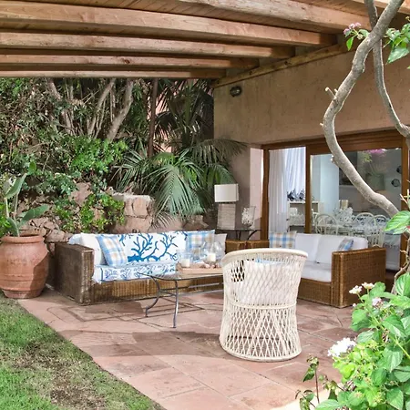 Prázdninový dům Amazing Two-Bedroom House With Sea View In Cala Di Volpe Porto Cervo