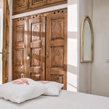 Amazing Two-Bedroom House With Sea View In Cala Di Volpe