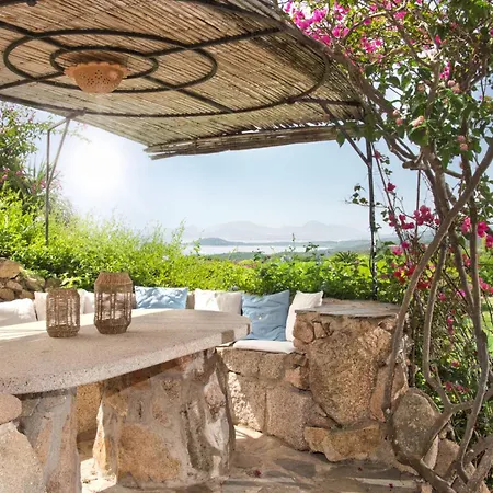 Amazing Two-bedroom House With Sea View In Cala Di Volpe Nyaraló Porto Cervo